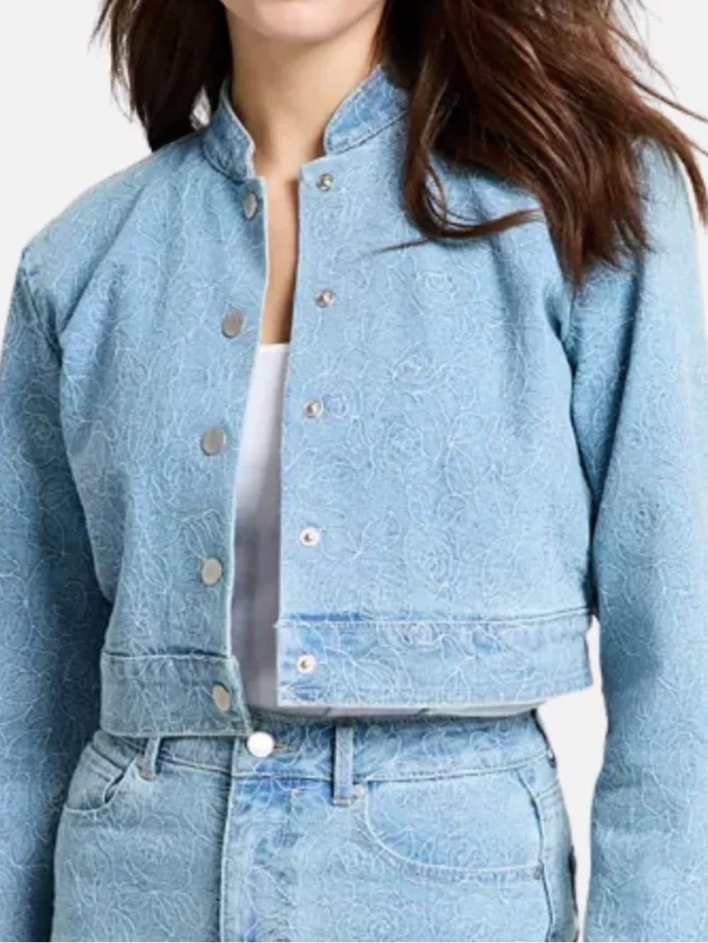 NWT And Now This Light Blue Cropped Embroidered Denim Jacket - Large